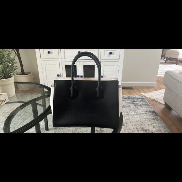 SOLD Beautiful Kate Spade Tote - Picture 2 of 3